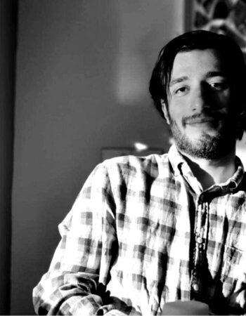 بڵند ئێزەدی