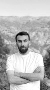 شاخەوان ئەحمەد باپیر | (١٩٣ - )