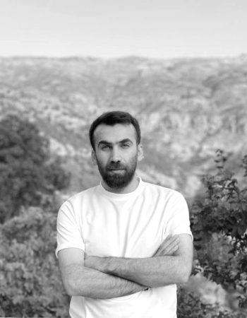 شاخەوان ئەحمەد باپیر | (١٩٣ - )