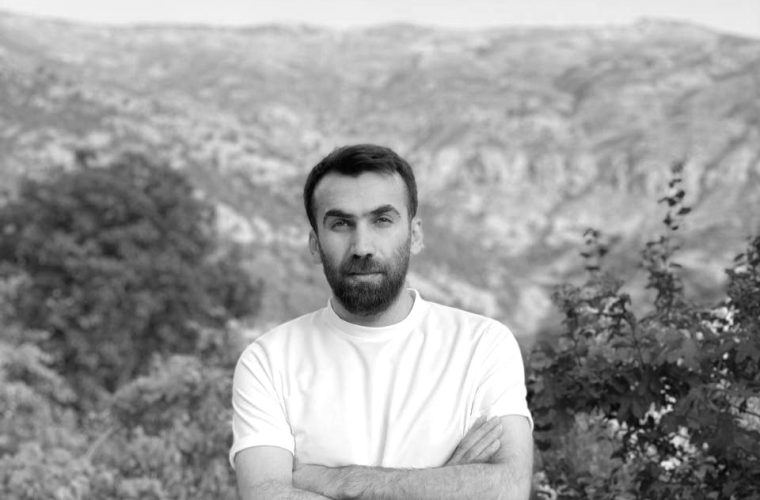 شاخەوان ئەحمەد باپیر | (١٩٣ - )